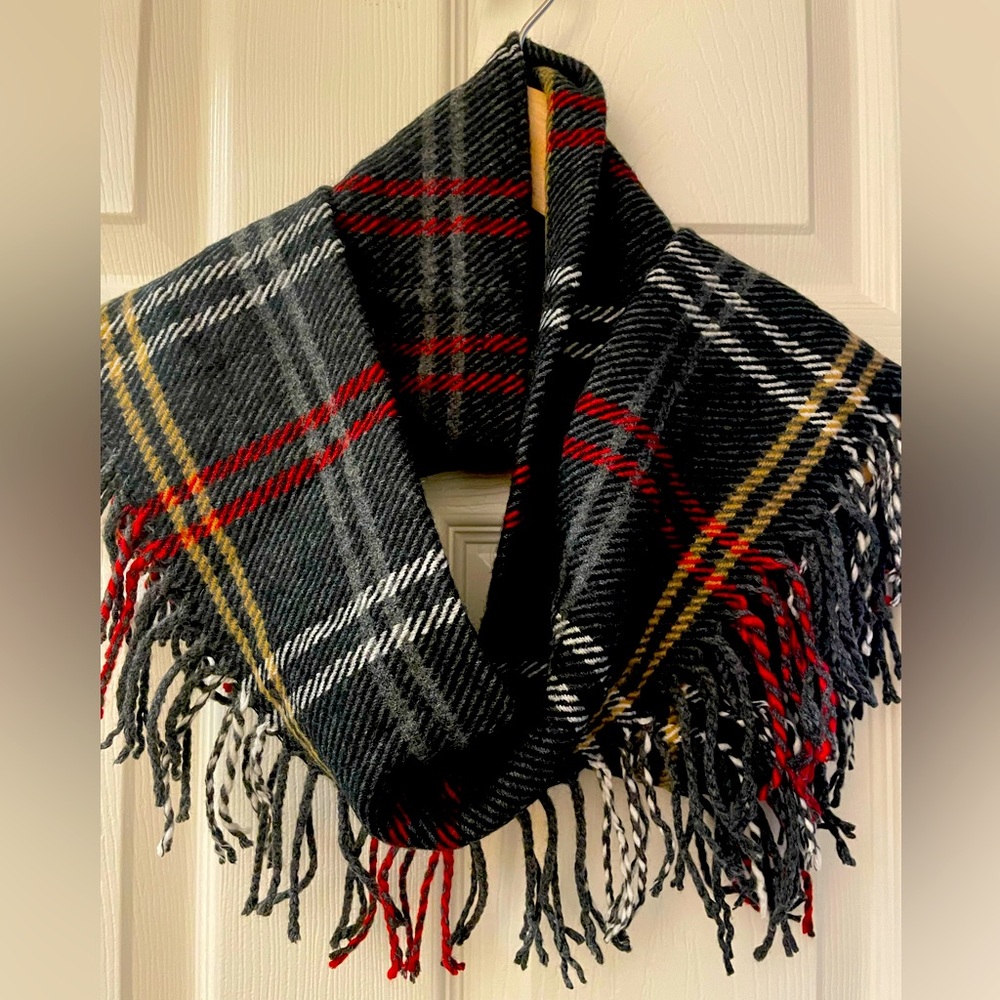 Warm Winter Infinity Scarf Fringe Grey Plaid (60 x 10 ) NWT